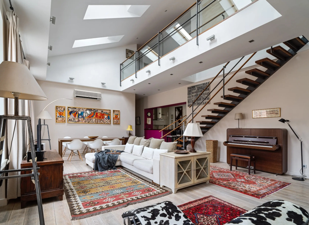 Фотография квартиры Апартаменты Двухуровневые Palazzo 250 кв.м с Высокими Потолками и Мансардными Окнами