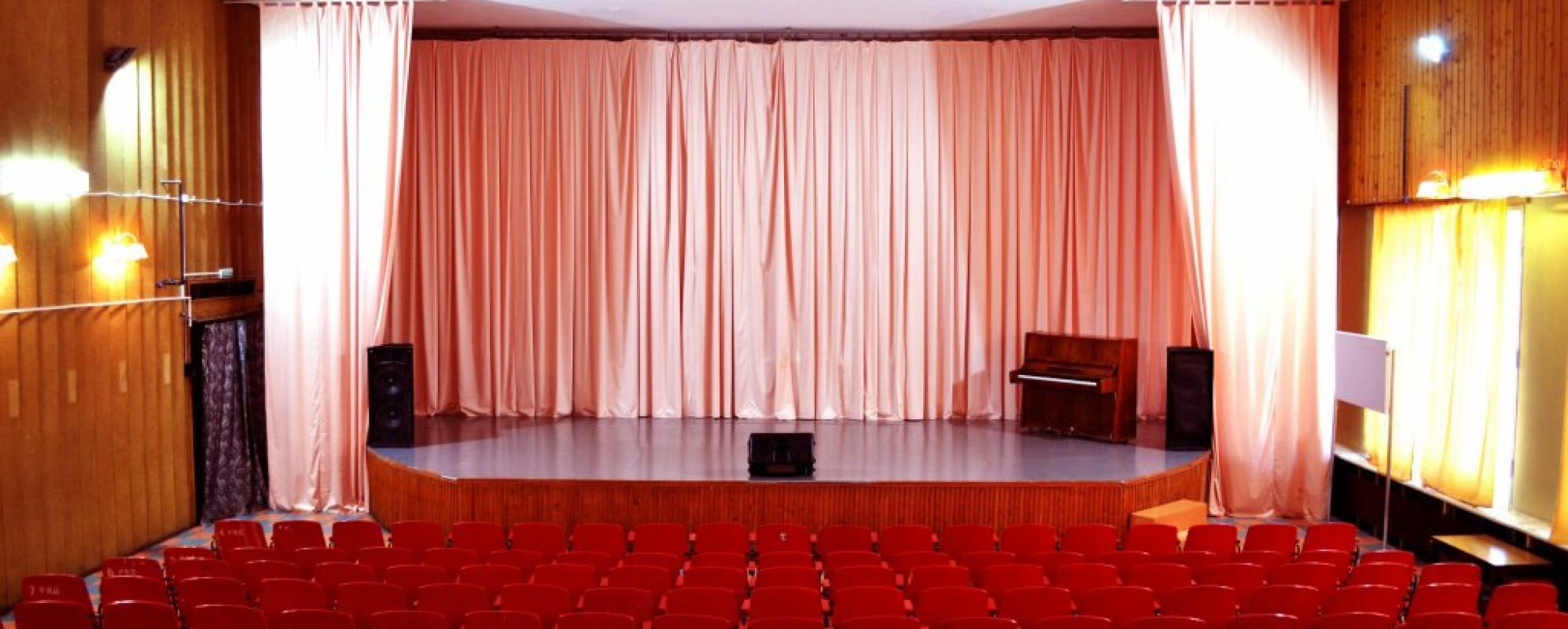 Фотографии концертного зала Малый зал ДК тракторозаводского района