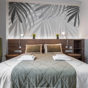 Фотография квартиры Апартаменты Дизайнерские с бассейном и морем вместимостью от 1 до 3 гостей от собственника