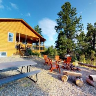 Фотография гостевого дома Africa Decorated Cabin, Breakfast Deck overlooking the Canyon!