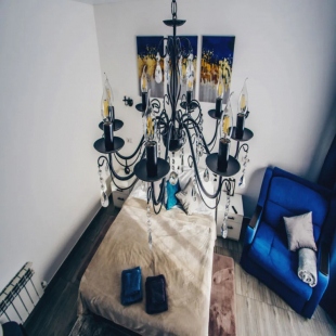 Фотография Коттеджа Частный дом за городом Монотель синий дом