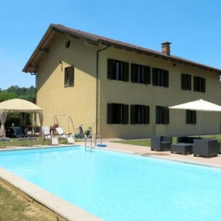 Фотография гостевого дома Locazione Turistica Casa Nocciola - FRR100