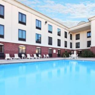 Фотографии гостиницы 
            Holiday Inn Express & Suites Pine Bluff/Pines Mall, an IHG Hotel