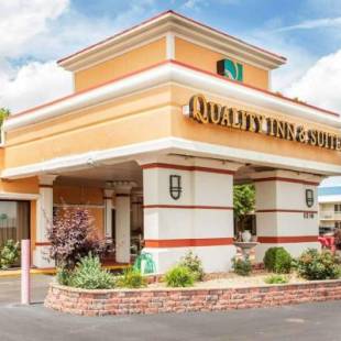 Фотографии гостиницы 
            Quality Inn & Suites Kansas City - Independence I-70 East