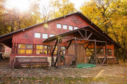Фотографии базы отдыха
Лесное Озеро