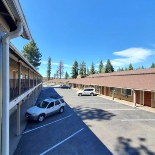 Фотография мотеля Bluebird Day Inn & Suites