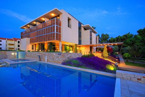 Фотография гостиницы Bluesun Hotel Amor