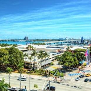 Фотографии гостиницы 
            Holiday Inn Hotel Port of Miami-Downtown, an IHG Hotel