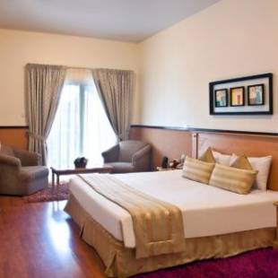 Фотографии гостиницы
Landmark Plaza Hotel