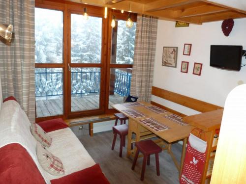 Фотография гостевого дома Appartement Les Arcs 1800, 2 pièces, 5 personnes - FR-1-411-132