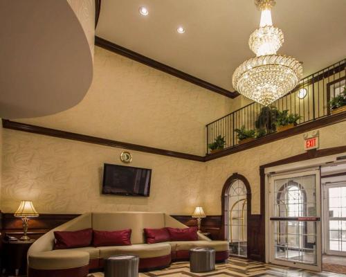 Фотография гостиницы Quality Suites NYC Gateway