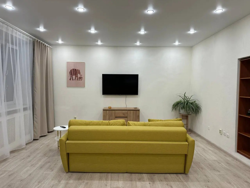 Фотография квартиры Квартира Просторная Трехкомнатная в центре