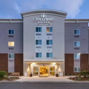 Фотографии гостиницы 
            Candlewood Suites - Pensacola - University Area, an IHG Hotel