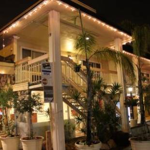 Фотографии мотеля
Caravelle Inn & Suites