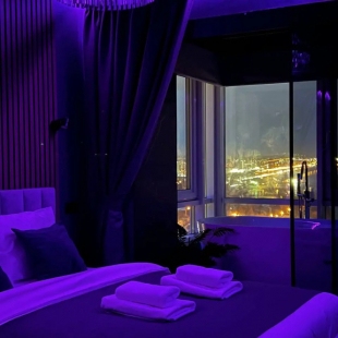 Фотография квартиры Апартаменты с панорамным видом на город и ванной