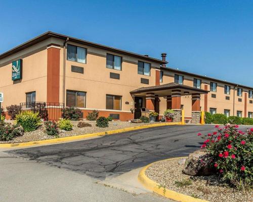 Фотография гостиницы Quality Inn at Collins Road - Cedar Rapids