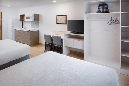 Фотография гостиницы WoodSpring Suites Seattle Everett