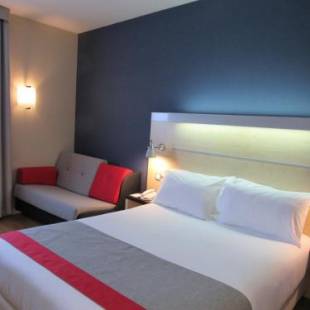 Фотографии гостиницы 
            Holiday Inn Express Madrid-Alcorcón, an IHG Hotel