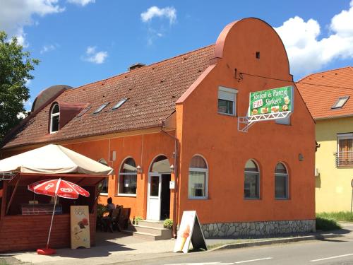 Фотография гостевого дома Fitt Panzió