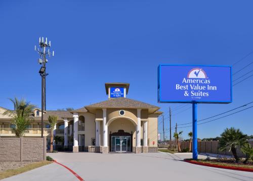 Фотография мини отеля Americas Best Value Inn & Suites - Houston/Hwy 6 & Westpark