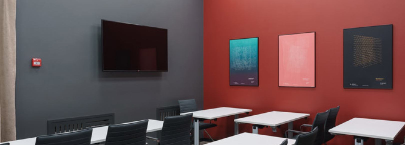 Фотография комнаты для переговоров Практик Зал для тренинга до 14 человек