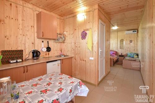 Фотографии гостевого дома
Крымская, 25