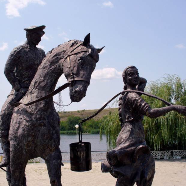 Фотография памятника Шолоховские Григорий и Аксинья