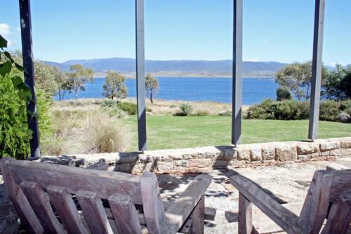 Фотография гостевого дома Edzell - Stunning Waterfront Home