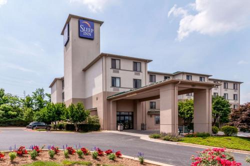 Фотография гостиницы Sleep Inn & Suites Harrisonburg near University