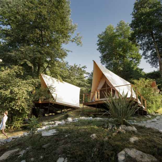 Фотографии глэмпинга
LAVICON Древо