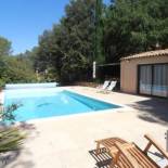 Фотография гостевого дома Maison d'une chambre avec piscine privee jardin clos et wifi a Barjols