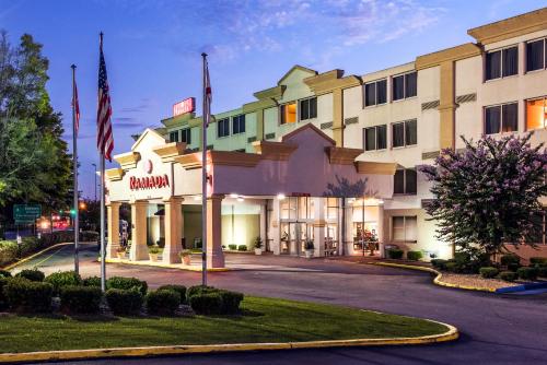 Фотография гостиницы Ramada by Wyndham Birmingham Airport