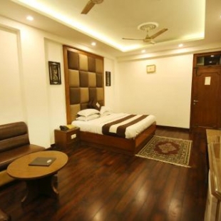 Фотография гостиницы Hotel Parkway Deluxe