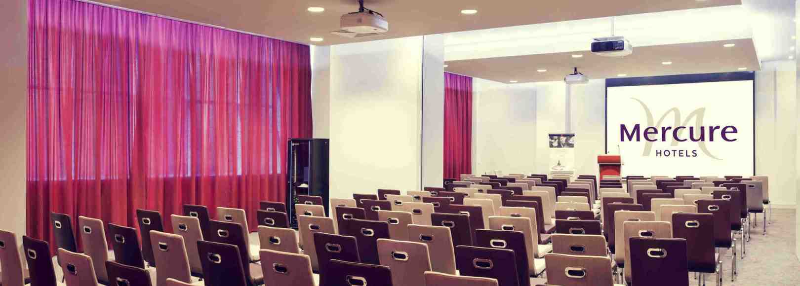 Фотография конференц-зала Менделеев Mercure Тюмень Центр