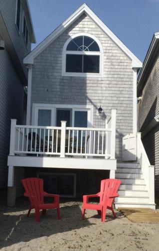 Фотография гостевого дома Perkins Cove Oceanfront Cottage