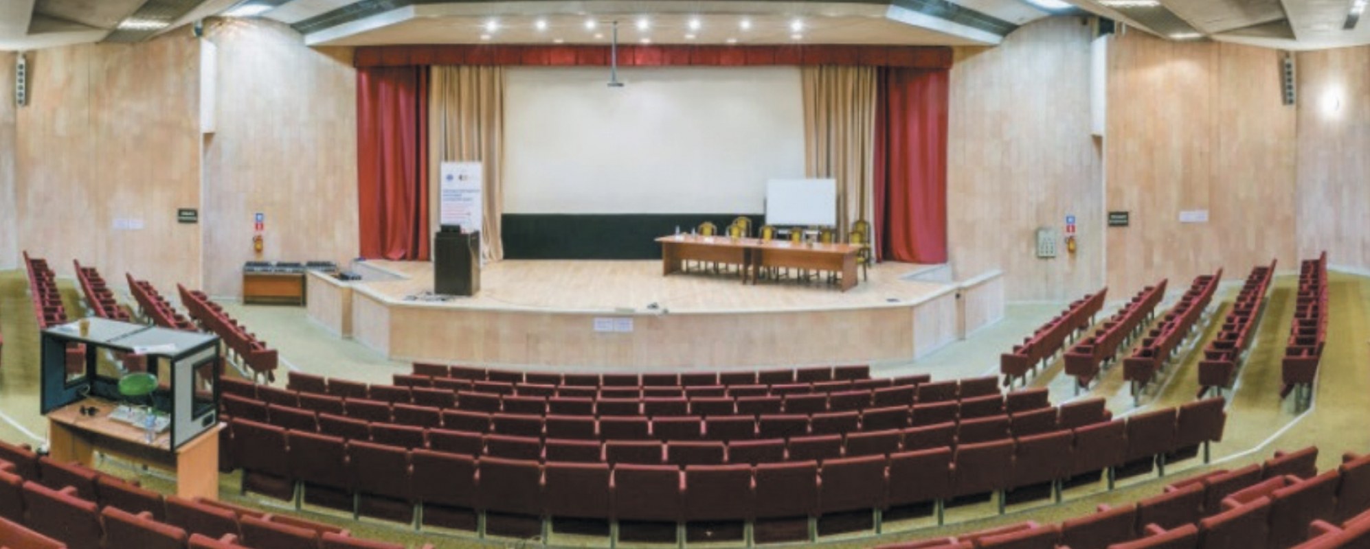 Фотографии конференц-зала Конференц-зал (ауд. К-204) Высшей школы экономики