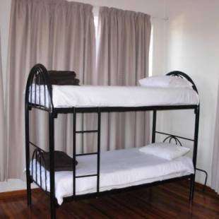 Фотографии гостевого дома
Jacaranda Self Catering Apartments