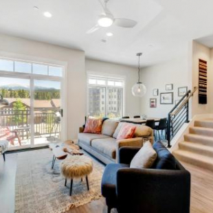 Фотография гостевого дома New Luxury Loft #5 Near Resort - Huge Hot Tub & Views - FREE Activities & Equipment Rentals Daily