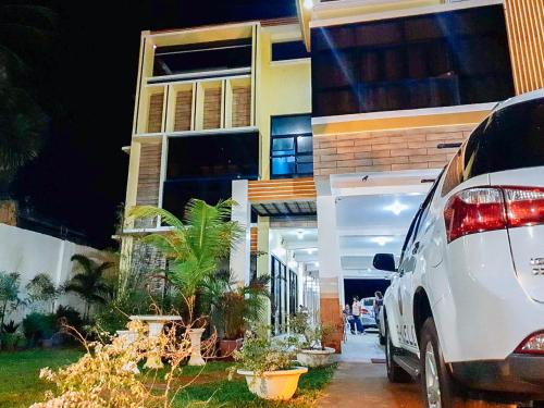 Фотография гостиницы RedDoorz near SGM Condotel Villa Beach Iloilo
