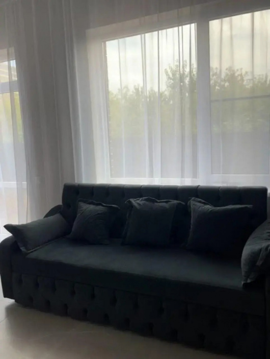 Фотографии Коттеджа 
            Коттедж с бoльшим бaсcейнoм и баней