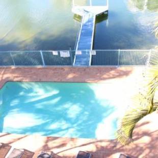 Фотографии апарт отеля
Surfers Riverside