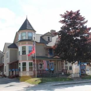 Фотографии апарт отеля 
            Strictly Moose Luxury Vacation Suites