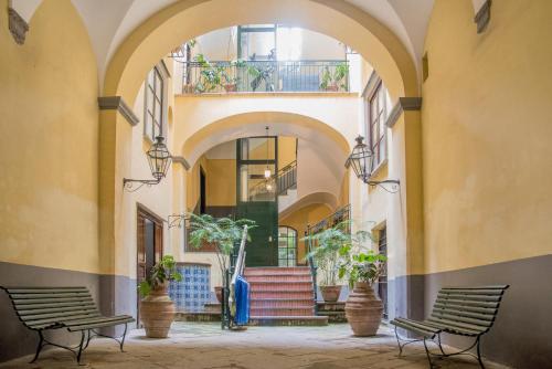 Фотографии мини отеля
The Charming Suite