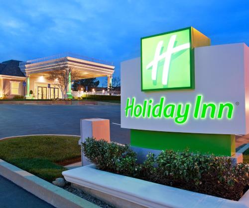 Фотография гостиницы Holiday Inn Redding, an IHG Hotel