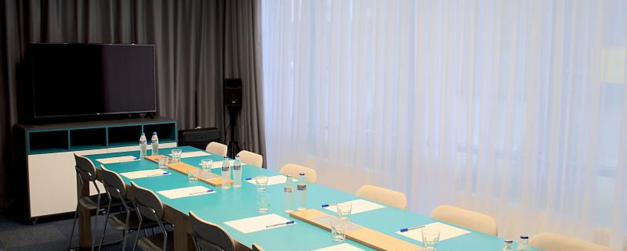 Фотографии комнаты для переговоров Gopark на 20 человек