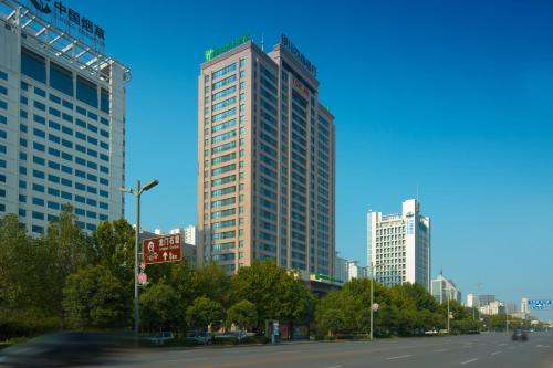 Фотография гостиницы Holiday Inn Express Luoyang City Center, an IHG Hotel