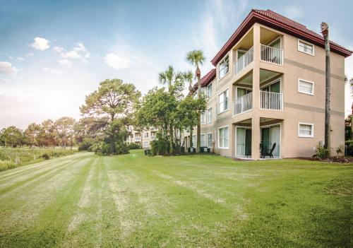 Фотография гостиницы Parc Corniche Condominium Suites