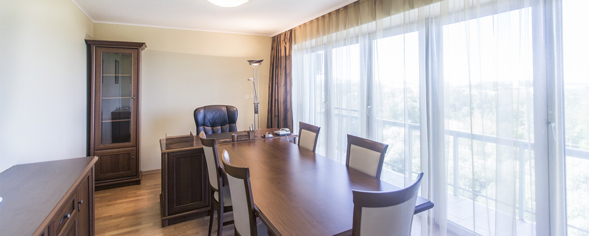 Фотографии комнаты для переговоров Карелия & SPA