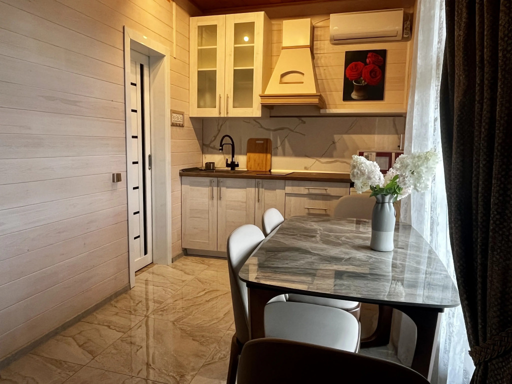 Фотография Коттеджа Частный дом Часть дома с отдельным входом , Солнечный отдых