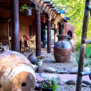 Фотографии мини отеля
Adobe and Pines Inn Bed and Breakfast